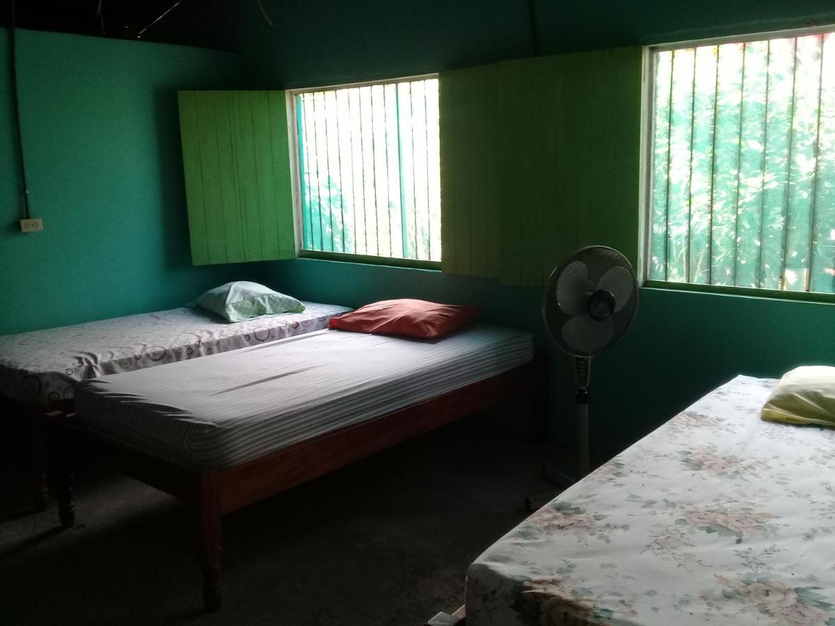Hostal Maria Rivas Εξωτερικό φωτογραφία