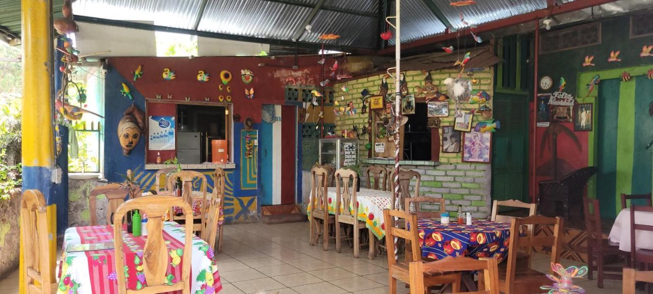Hostal Maria Rivas Εξωτερικό φωτογραφία